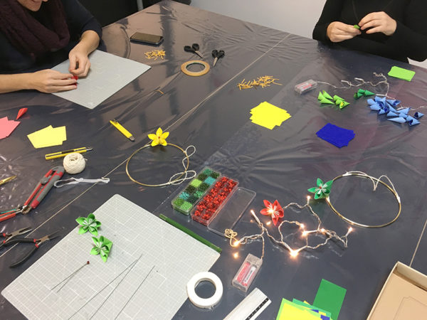 Atelier guirlande lumineuse fleurs origami – Image 5