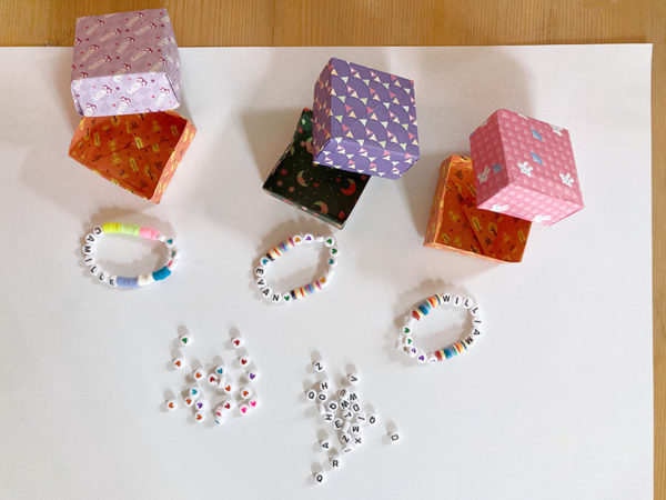 Atelier bracelet prénom perles heishi – Image 5