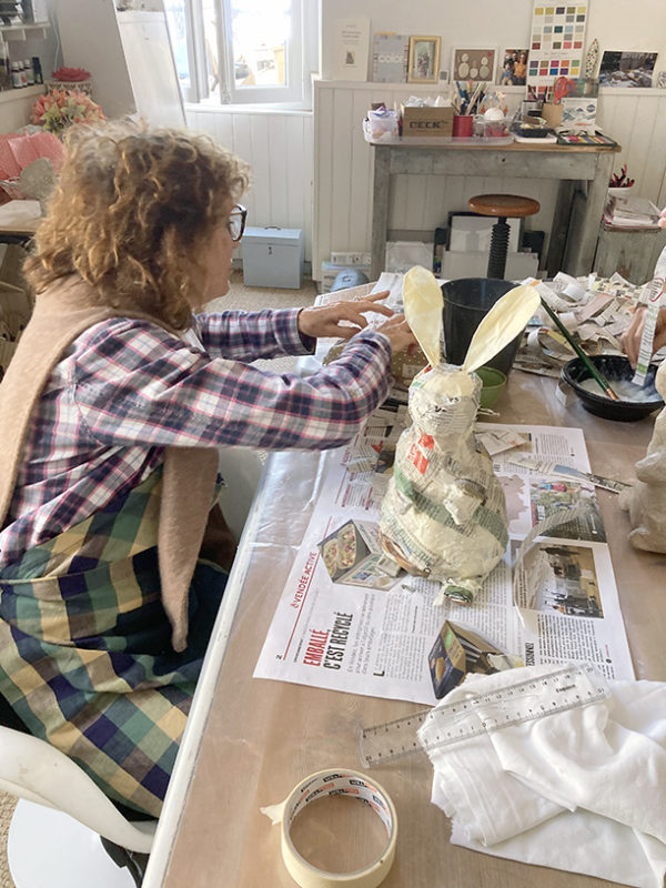 Atelier sculpture lapin papier-mâché – Image 12