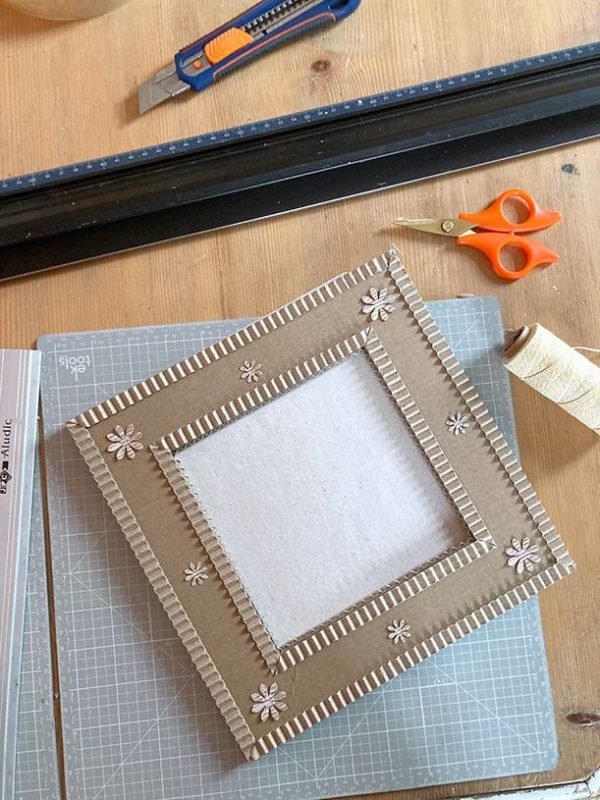 Atelier encadrement en carton ondulé 1