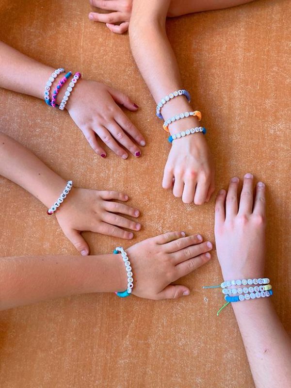 Atelier bracelet prénom perles heishi – Image 10