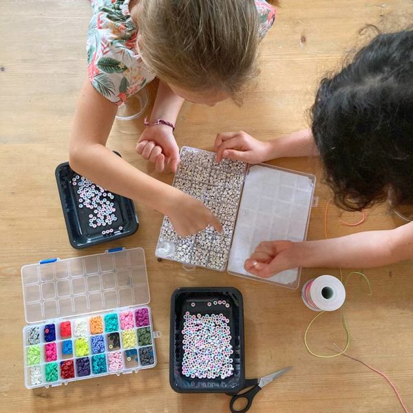 Atelier bracelet prénom perles heishi – Image 16