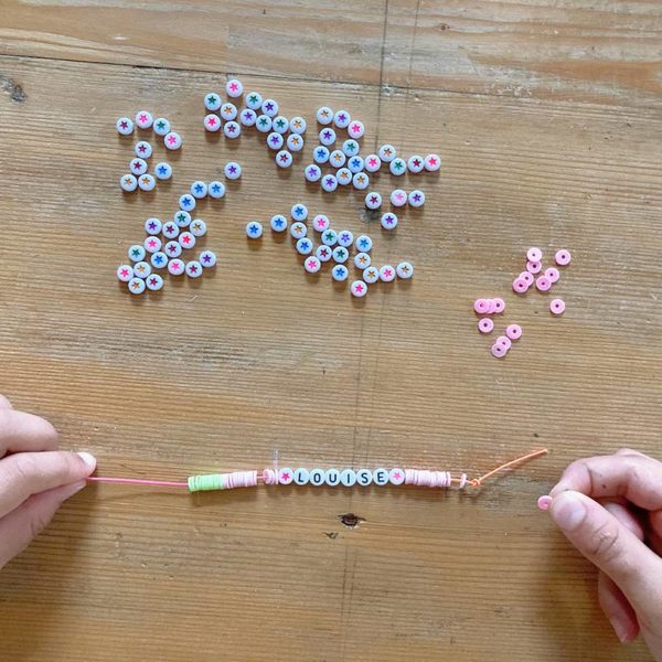 Atelier bracelet prénom perles heishi – Image 19