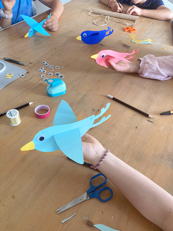 Atelier oiseau vole en papier