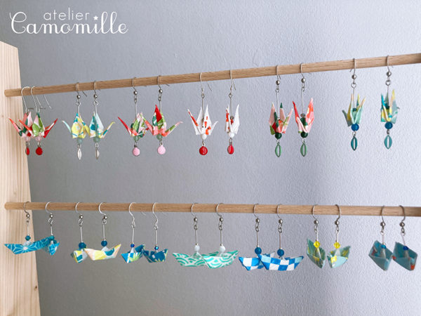 Boucles d'oreilles bateaux origami – Image 2