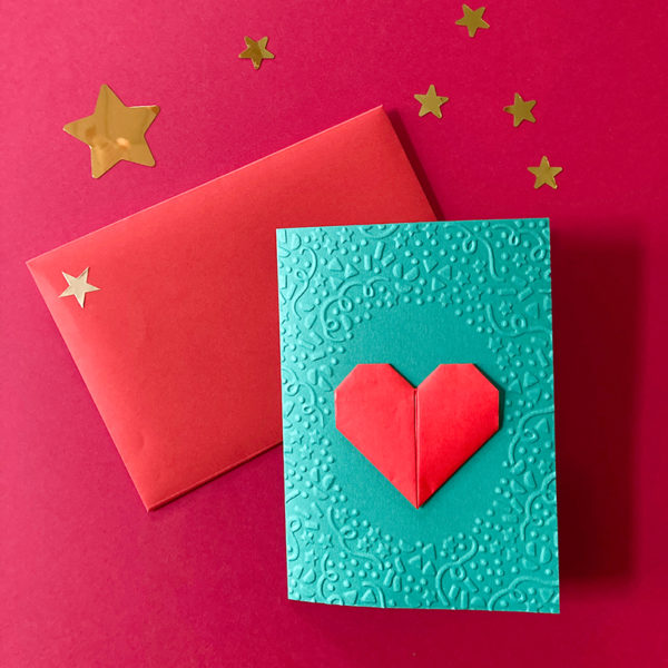 Carte embossage festif coeur rouge