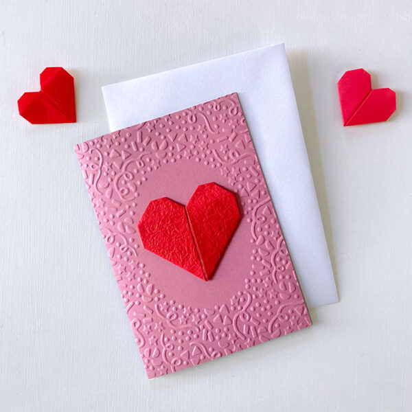 Carte embossage festif coeur rouge